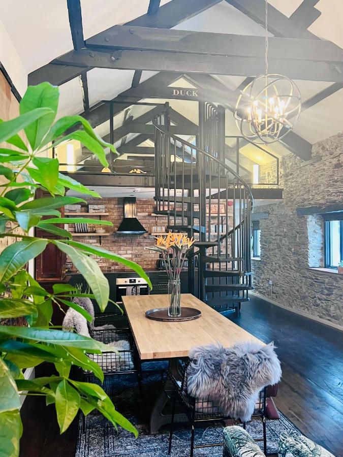 Loft 11 Stunning Luxury Nyc Loft Style Interior Designed 2Bd Apartment Excellent City Centre Location Mezzanine Cinema Room Designer Furniture Amazing Space Douglas Eksteriør billede