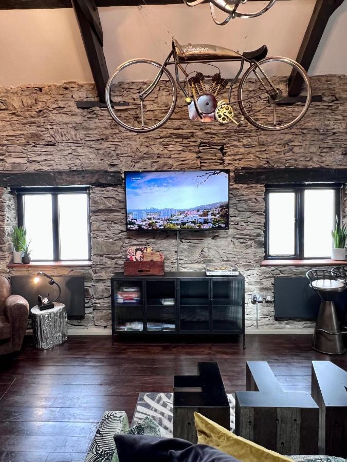 Loft 11 Stunning Luxury Nyc Loft Style Interior Designed 2Bd Apartment Excellent City Centre Location Mezzanine Cinema Room Designer Furniture Amazing Space Douglas Eksteriør billede