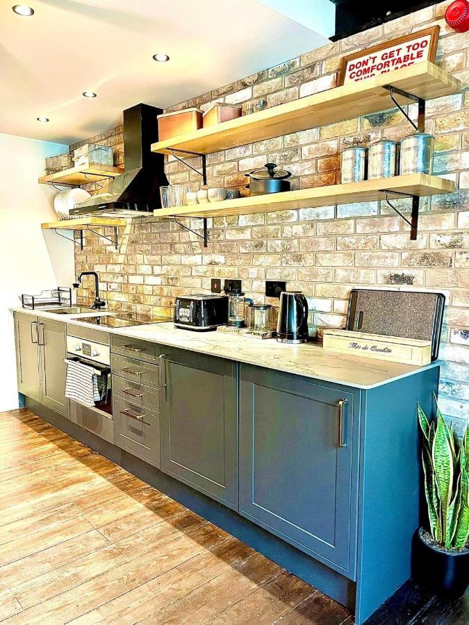 Loft 11 Stunning Luxury Nyc Loft Style Interior Designed 2Bd Apartment Excellent City Centre Location Mezzanine Cinema Room Designer Furniture Amazing Space Douglas Eksteriør billede