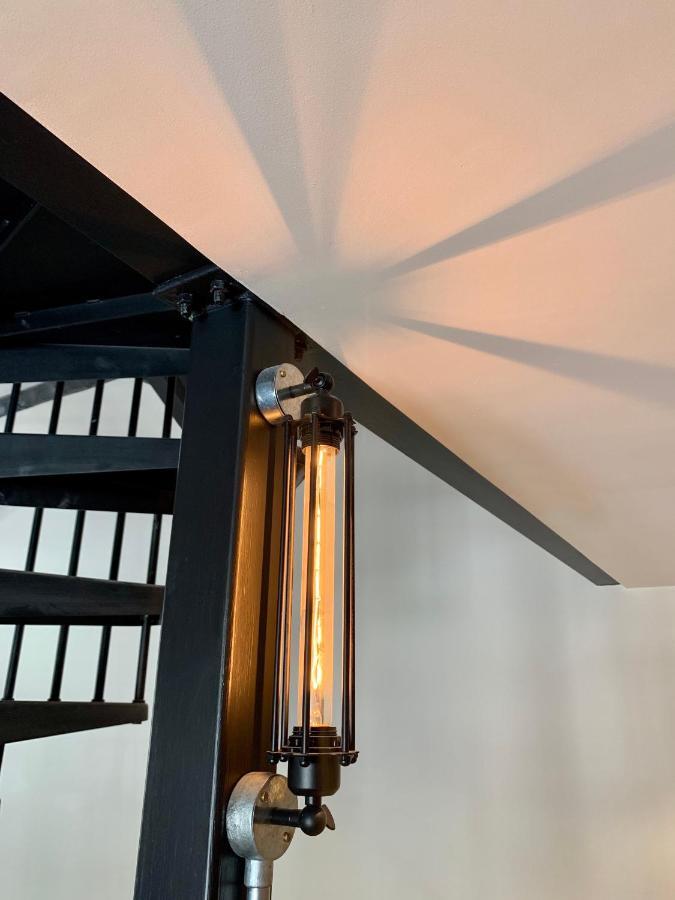 Loft 11 Stunning Luxury Nyc Loft Style Interior Designed 2Bd Apartment Excellent City Centre Location Mezzanine Cinema Room Designer Furniture Amazing Space Douglas Eksteriør billede
